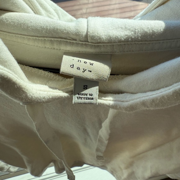 A new day hoodie - Picture 4 of 5